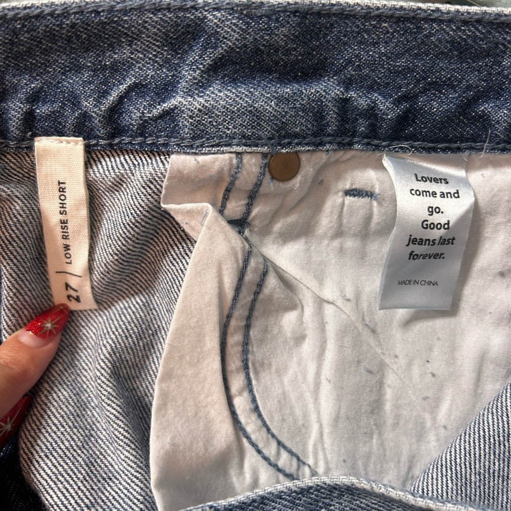 Pacsun Low-Rise Destroyed Jean Shorts - Size 27, Medium Wash - Picture 7 of 8